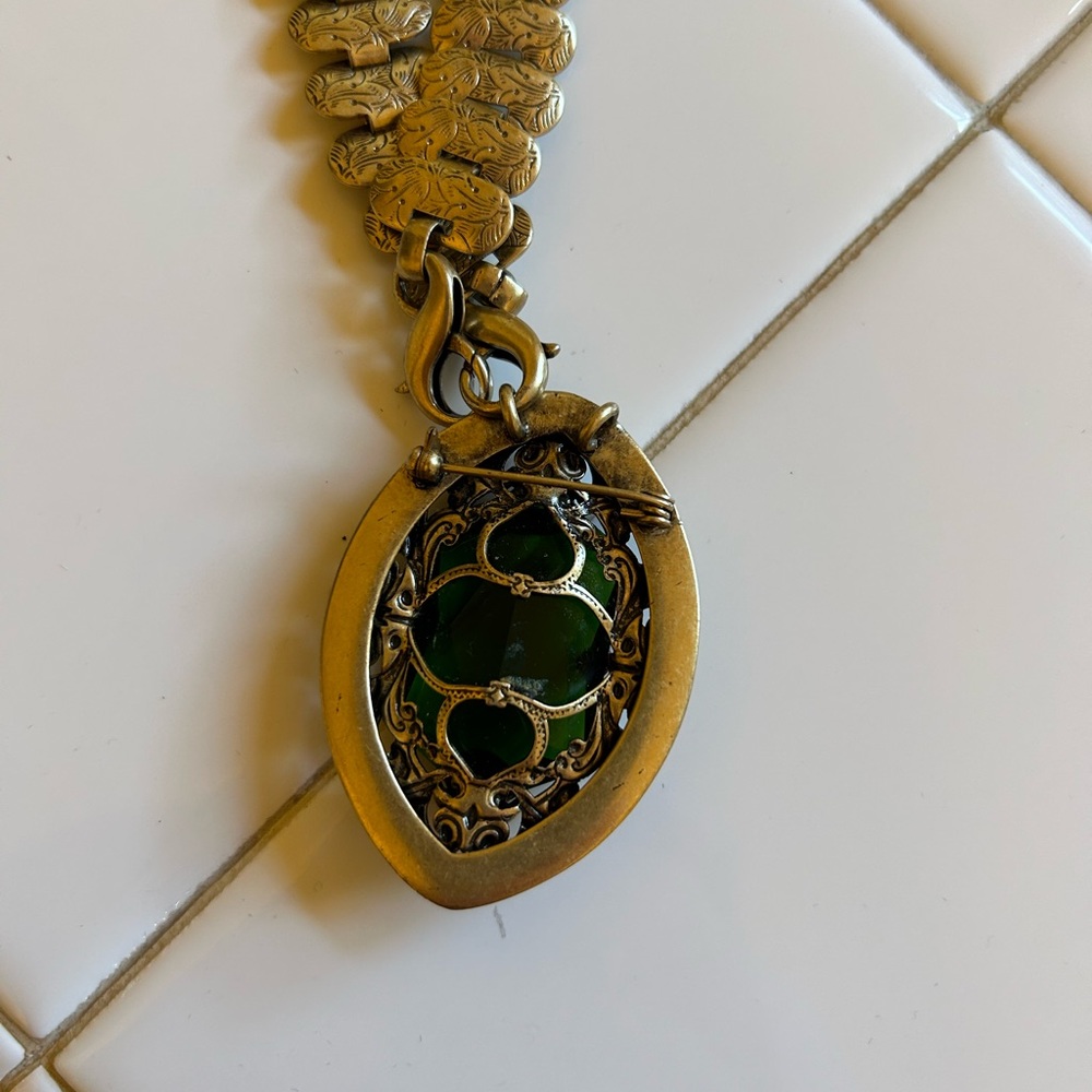 CABi signed engraved floral adjustable necklaces with removable green broach. - Picture 3 of 5